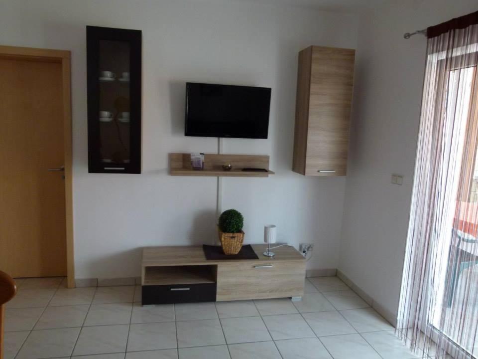 Apartmani Ivanic Vir Eksteriør bilde