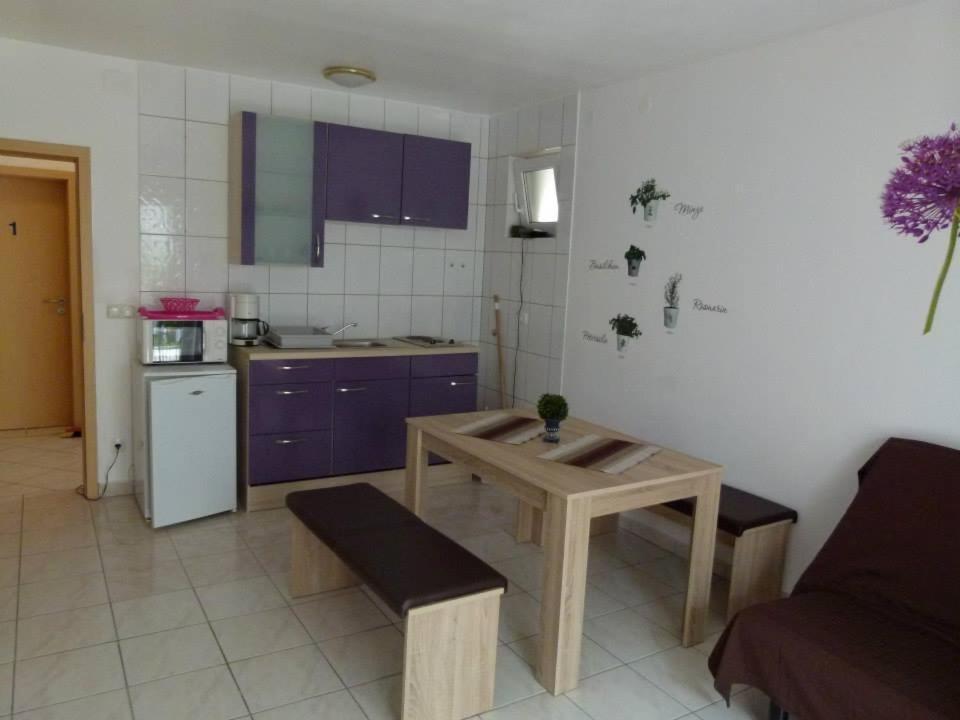 Apartmani Ivanic Vir Eksteriør bilde