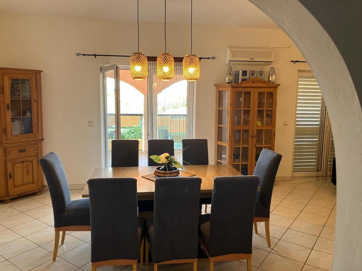 Apartmani Ivanic Vir Eksteriør bilde