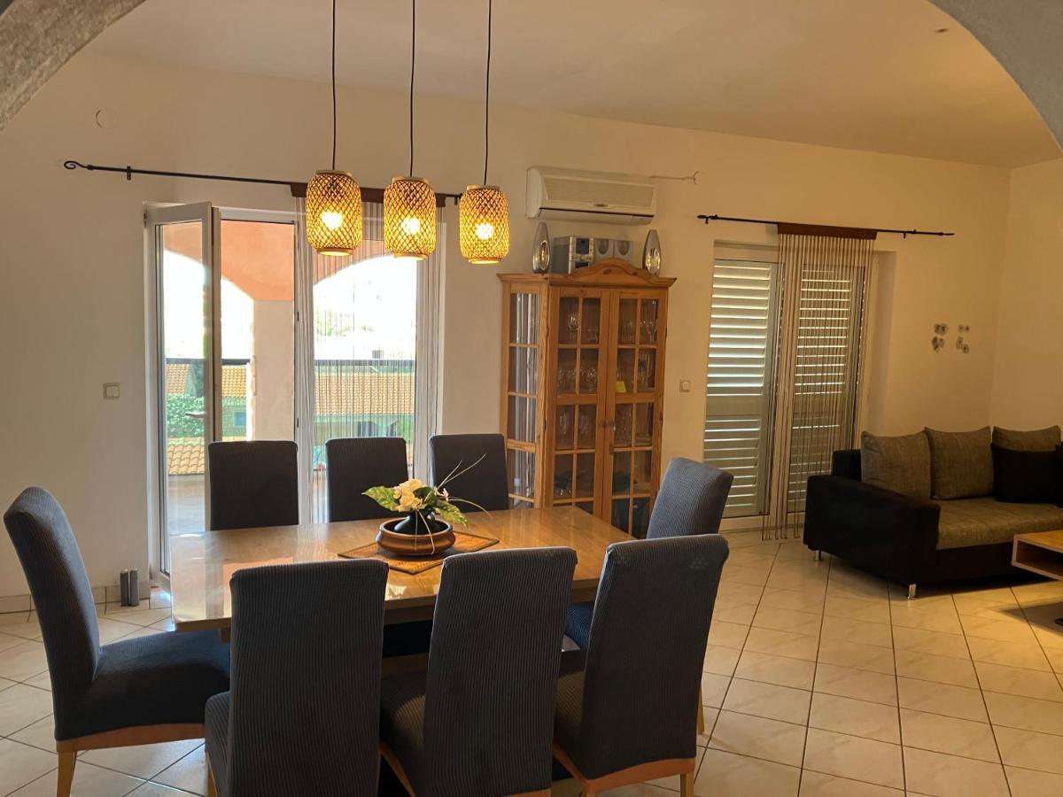 Apartmani Ivanic Vir Eksteriør bilde