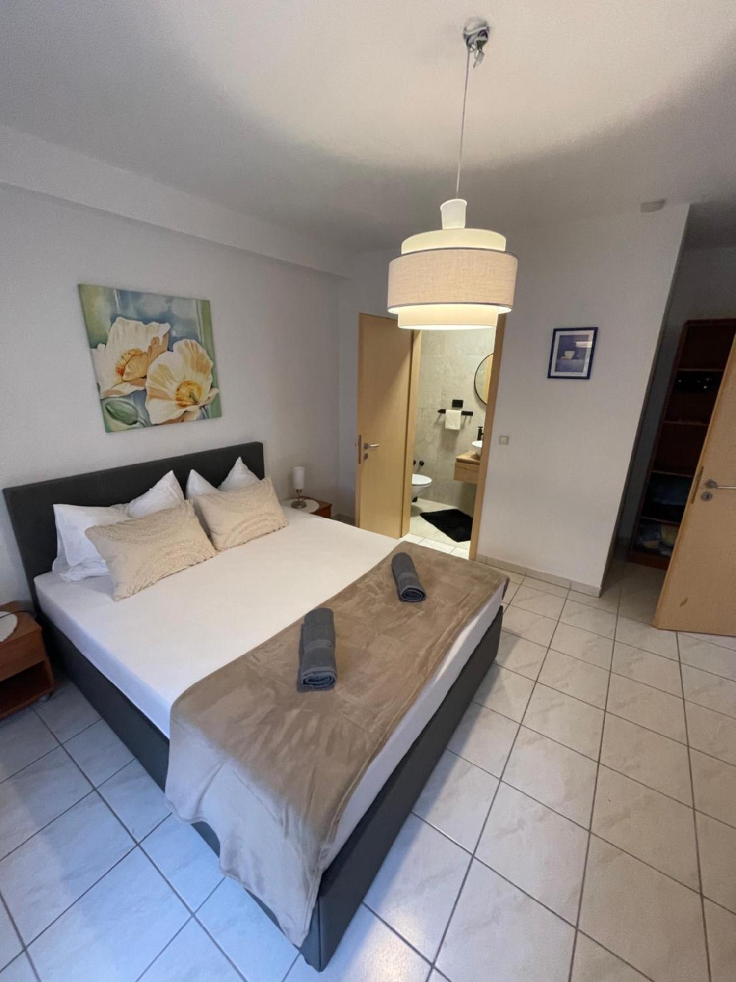 Apartmani Ivanic Vir Eksteriør bilde