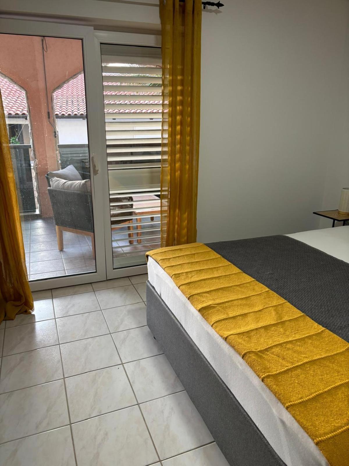 Apartmani Ivanic Vir Eksteriør bilde